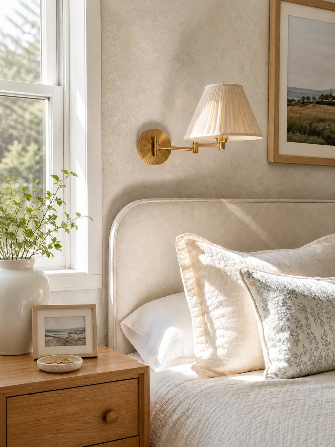 Soft wall light in a bedroom